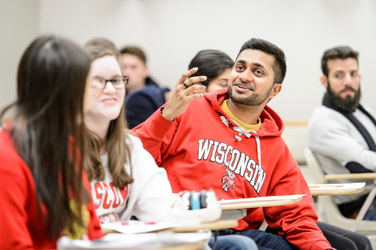 Students take part in a computer class discussion in March 2017. PHOTO: BRYCE RICHTER - See more at: http://news.wisc.edu/campus-project-aims-to-create-engaging-welcoming-classroom-discussions/#sthash.X6zKcgtd.dpuf